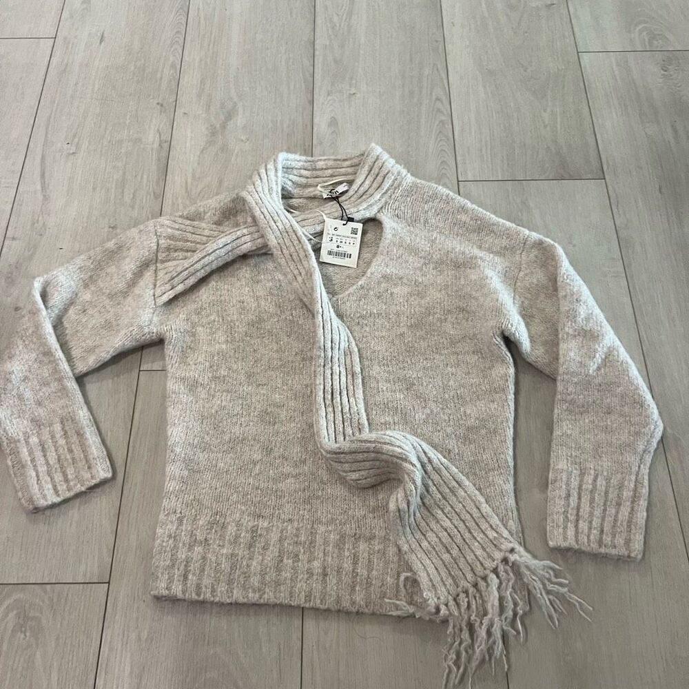 Zara women’s sweater size S
